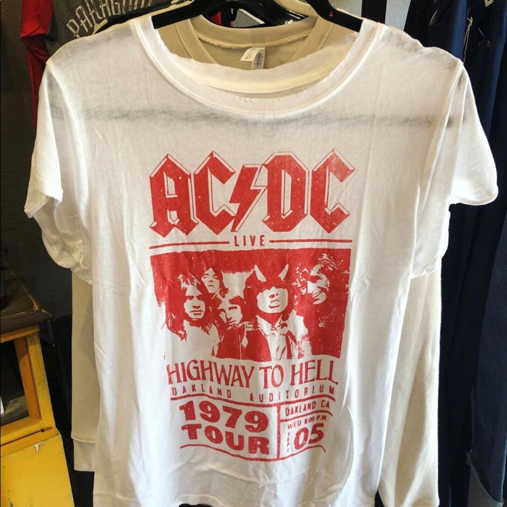 Tee